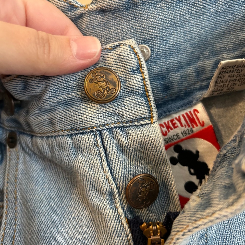 Vintage High Waisted Original Tigger Patch Demin Rivet Shorts - Mickey Inc. - Picture 5 of 17